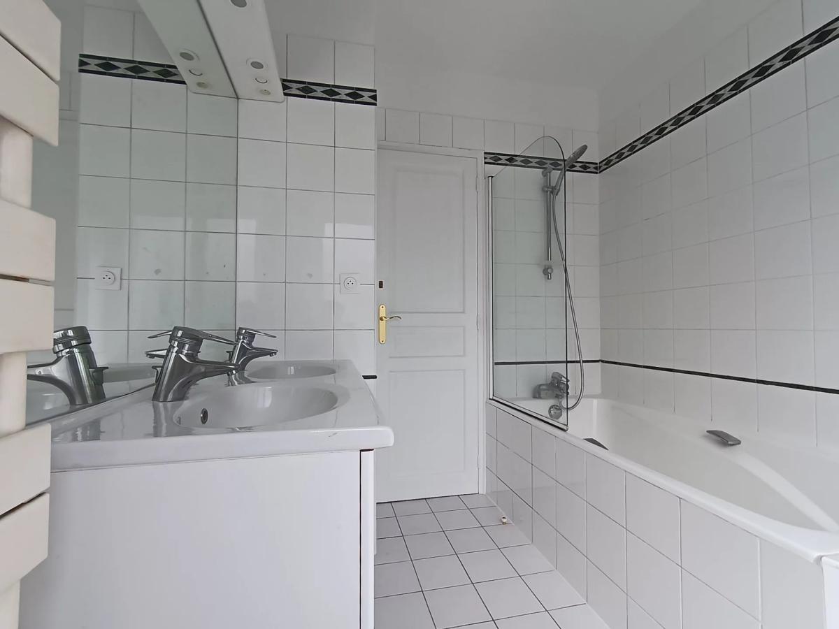 Paris Ier arrondissement -  Bel appartement familial face à la P
