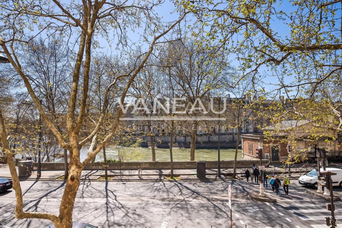 PARIS IVème - Quai des Célestins