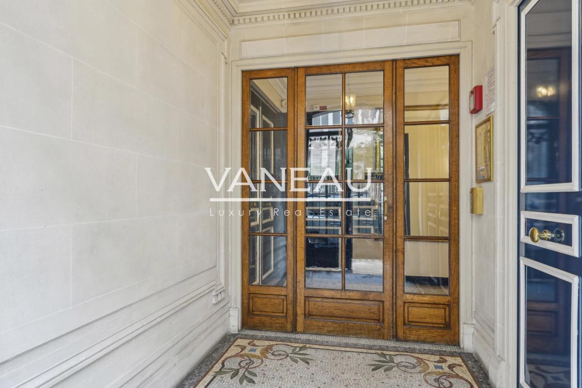 PARIS VIIe - Bon Marché - Vaneau - Bel appartement familial de c