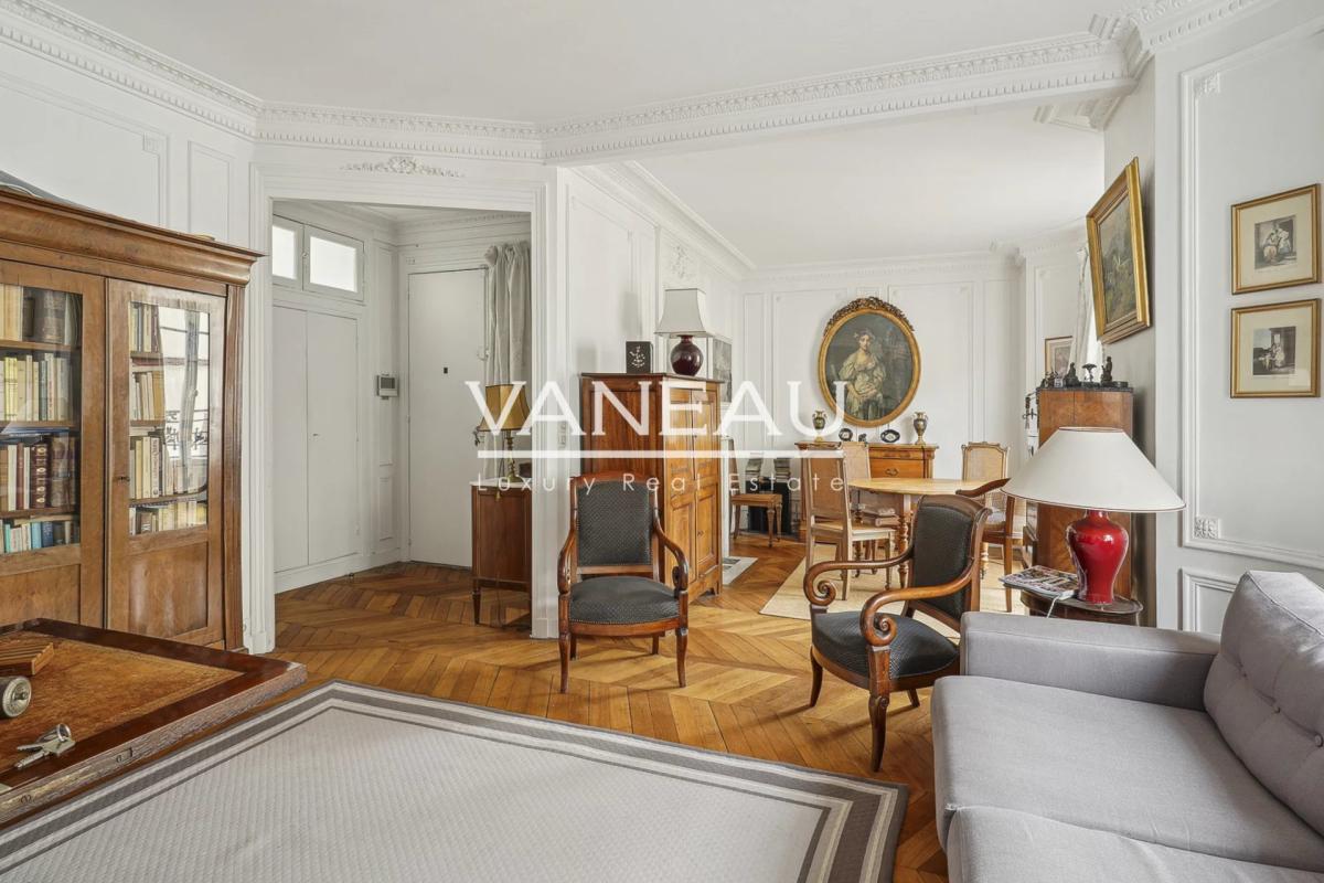 PARIS VIIe - Bon Marché - Vaneau - Bel appartement familial de c