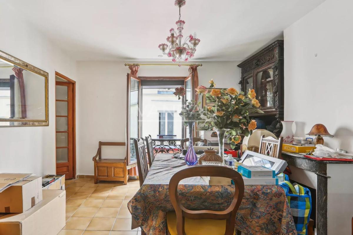 Paris Xe - Duplex atypique avec devanture boutique comme 'une pe