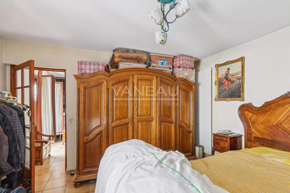 Paris Xe - Duplex atypique avec devanture boutique comme 'une pe