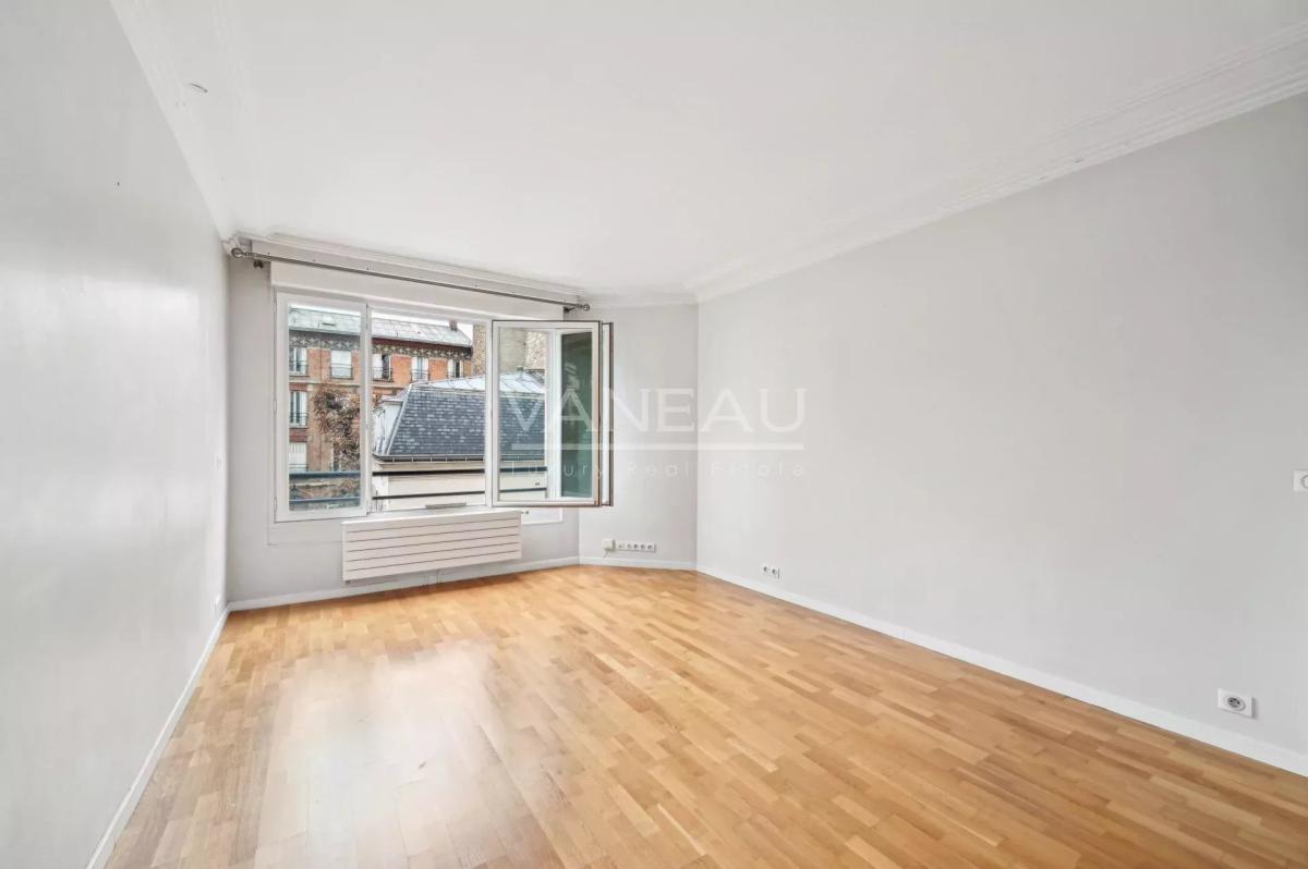 PARIS 16ème - Rue BOILEAU - Bel Appartement calme et lumineux