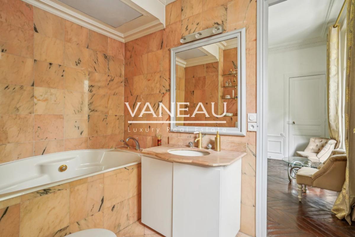 PARIS XVIe - TROCADERO - Appartement  familial et de réception