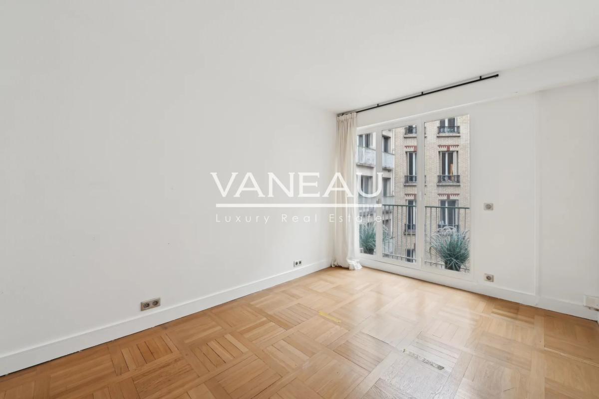 Paris XVIe - Victor Hugo - Bel appartement familial  en étage él