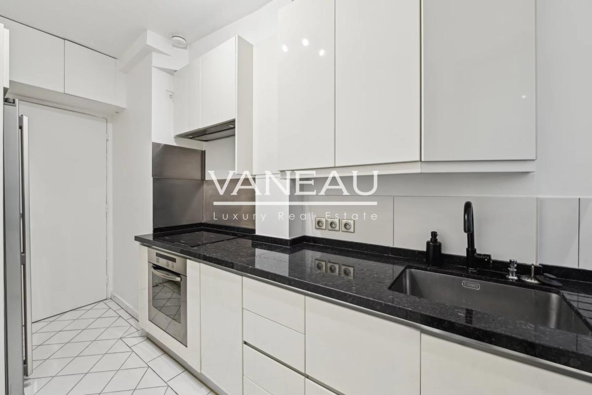 Paris XVIe - Victor Hugo - Bel appartement familial  en étage él