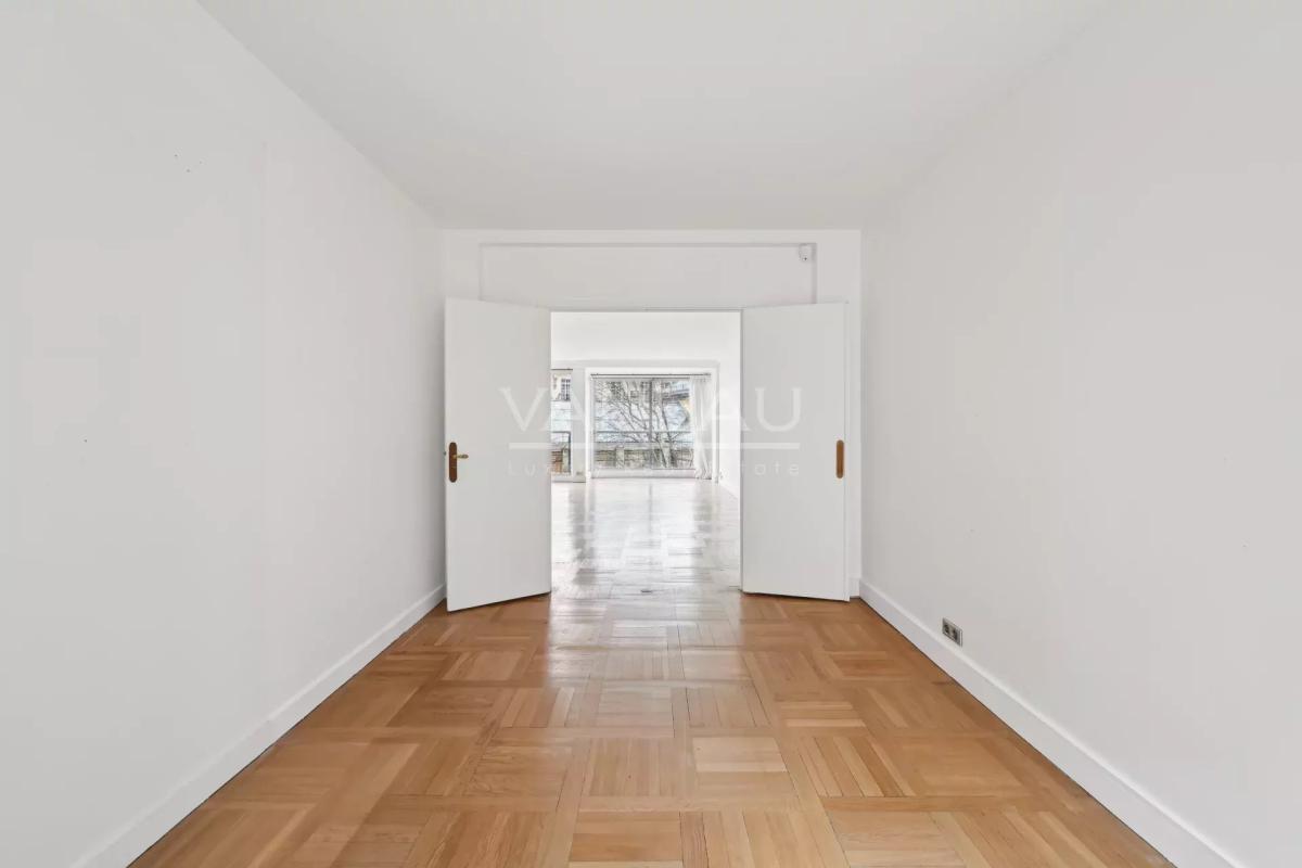Paris XVIe - Victor Hugo - Bel appartement familial  en étage él