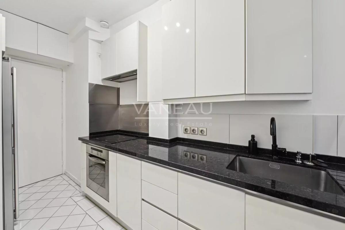 Paris XVIe - Victor Hugo - Bel appartement familial  en étage él