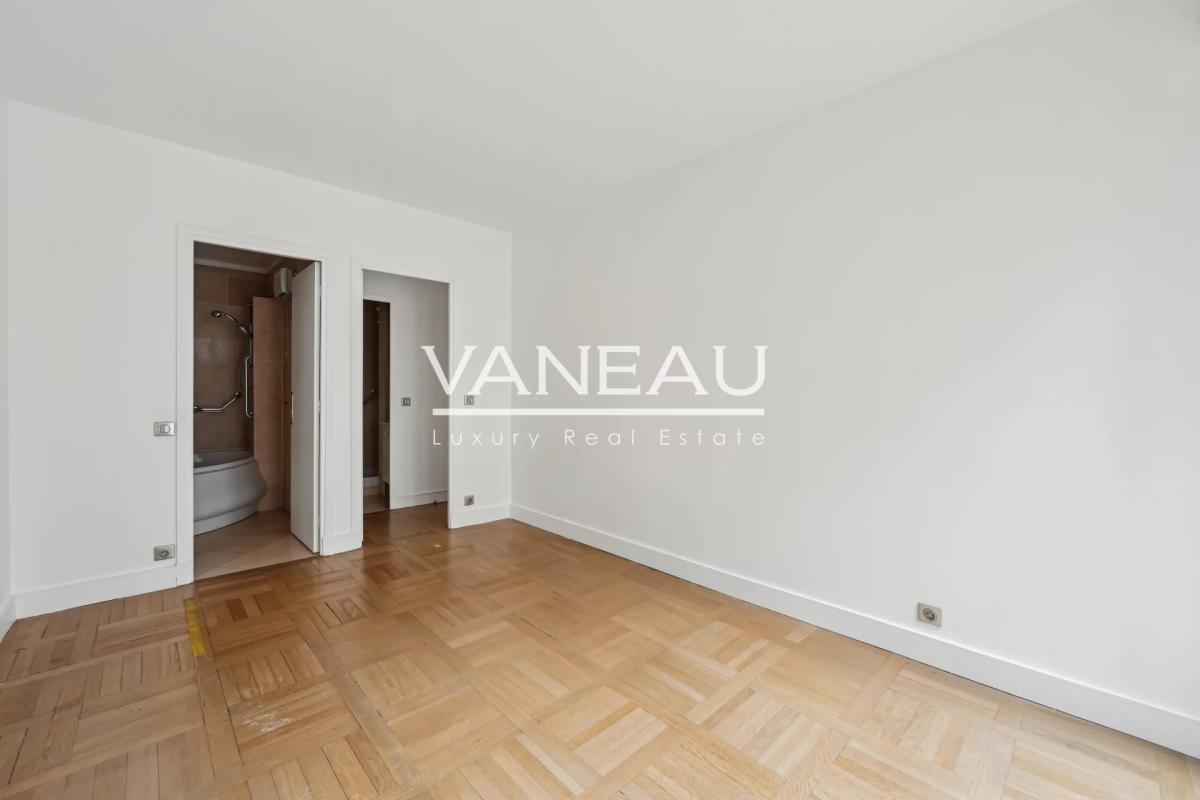 Paris XVIe - Victor Hugo - Bel appartement familial  en étage él