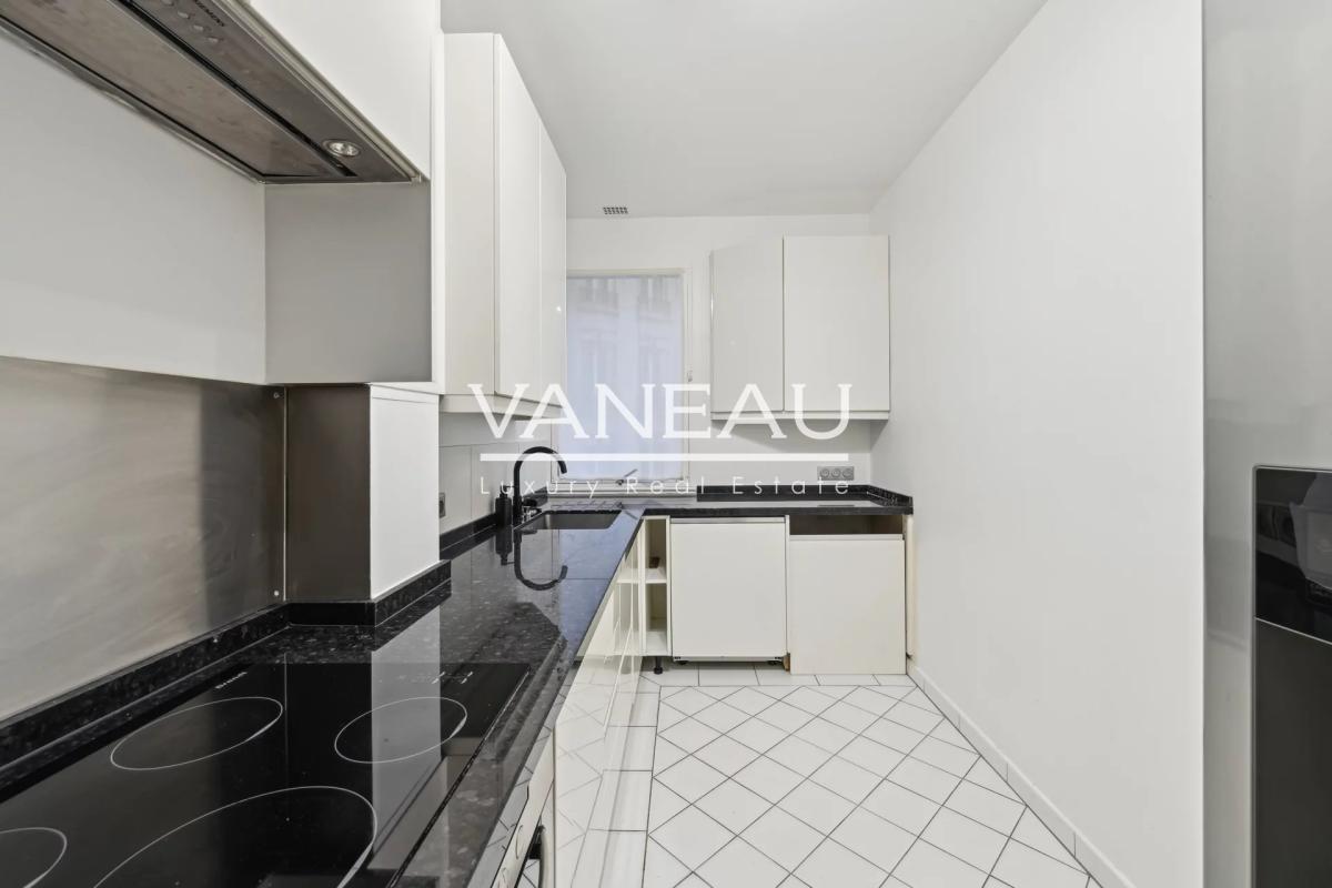 Paris XVIe - Victor Hugo - Bel appartement familial  en étage él