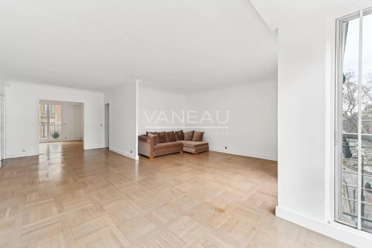 Paris XVIe - Victor Hugo - Bel appartement familial  en étage él