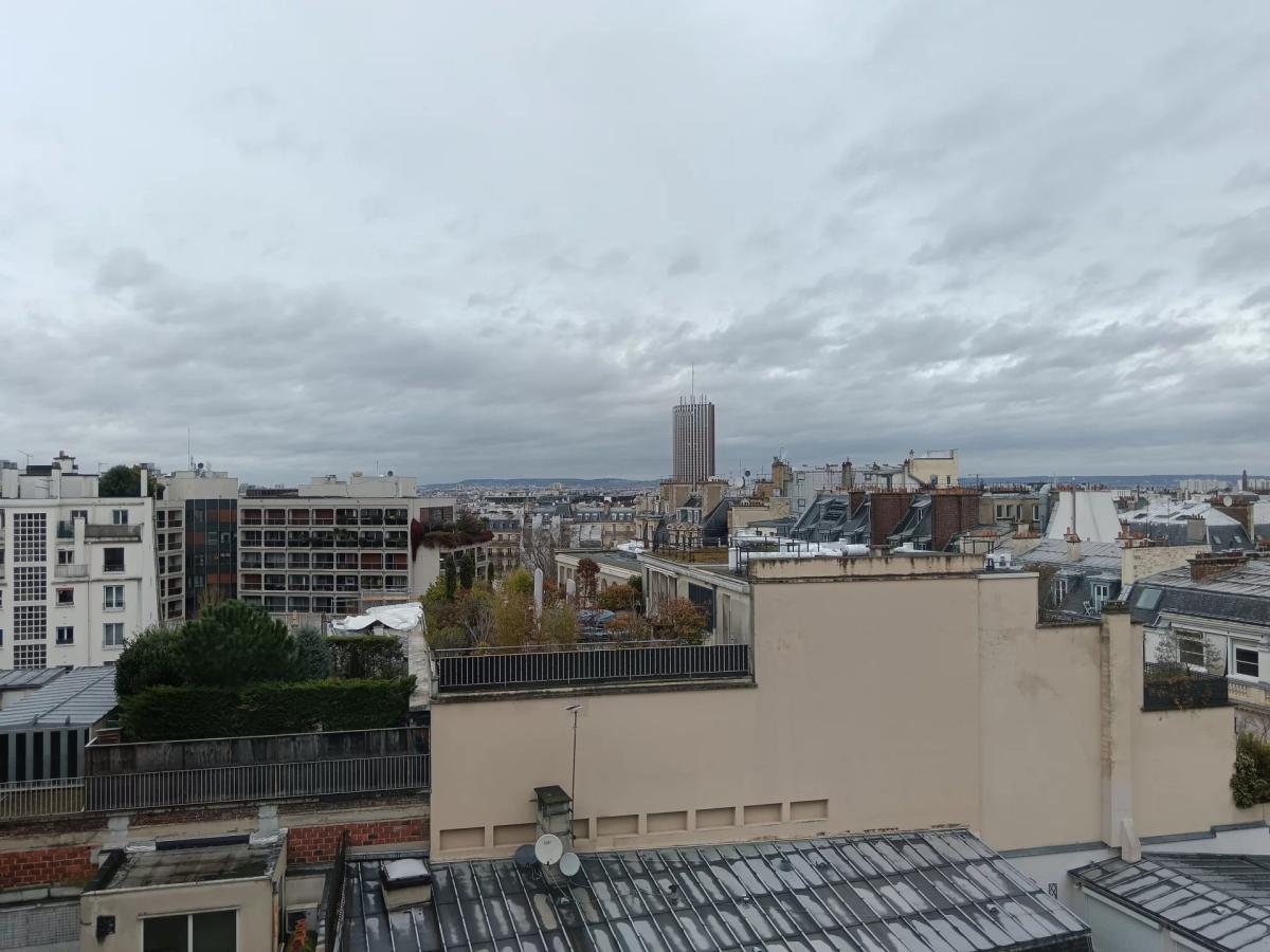 Paris XVIe - Victor Hugo - Deux pièces en dernier étage entièrem
