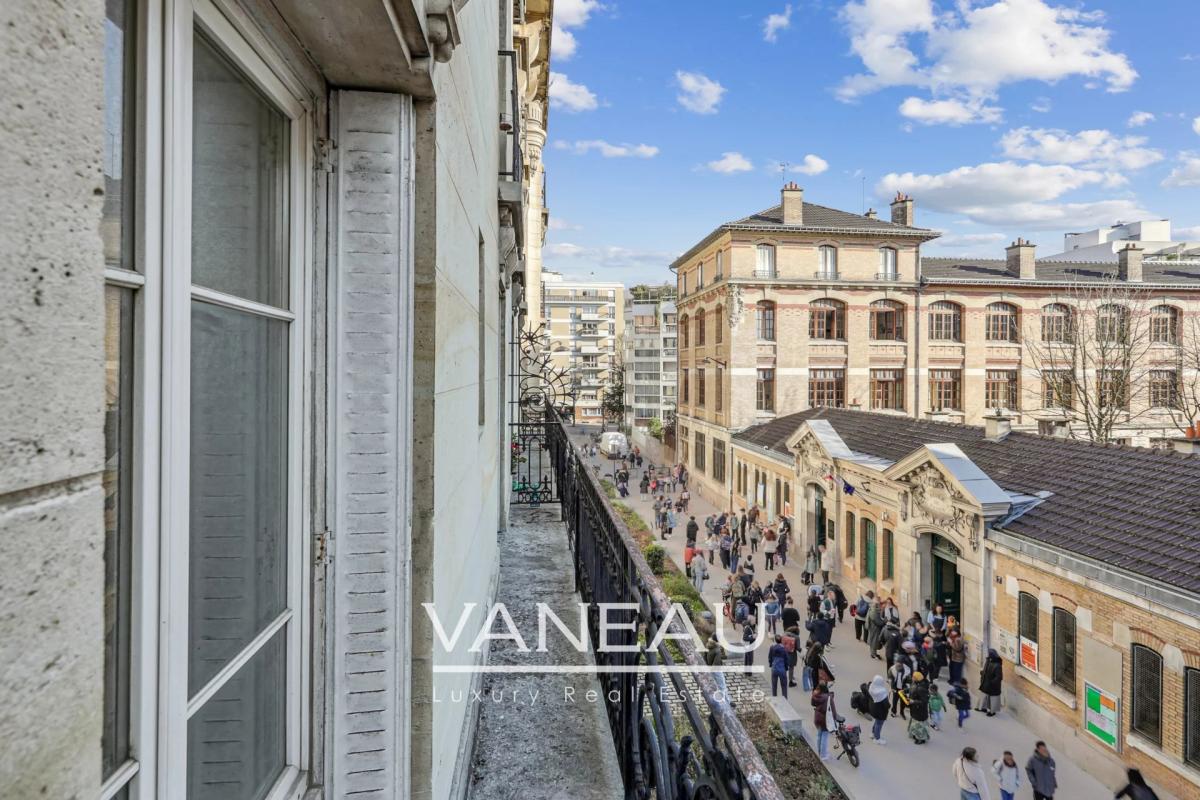 Corvisart/Tolbiac - Charmant trois pièces avec balcons
