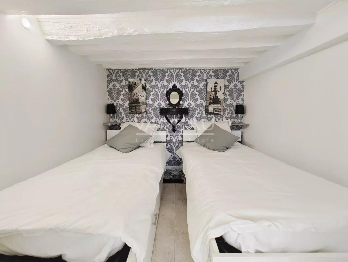 Paris IVe - Place Des Vosges - 4 Pièces 3 chambres Ensoleillé DP