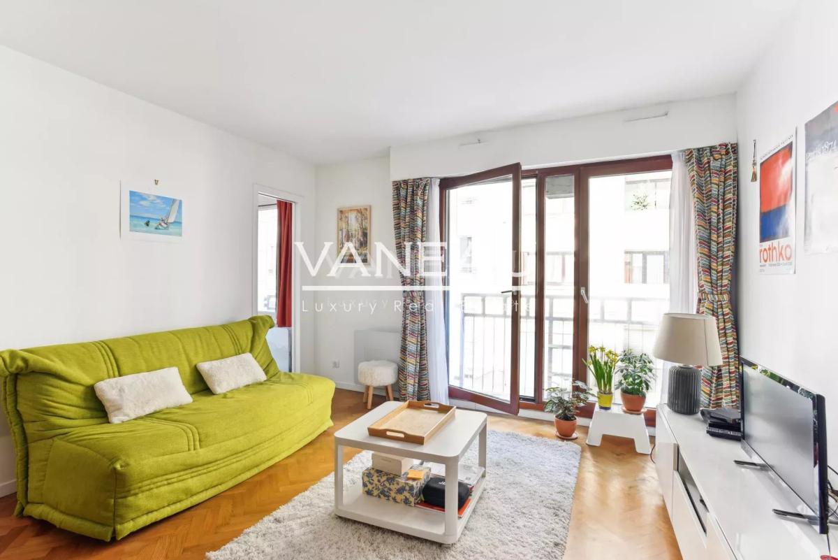 PARIS XIIème - Studio immeuble moderne