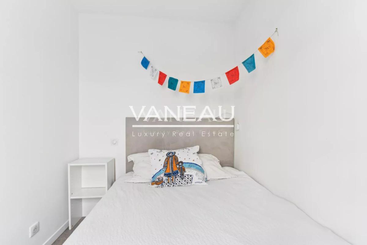 PARIS XIIème - Studio immeuble moderne