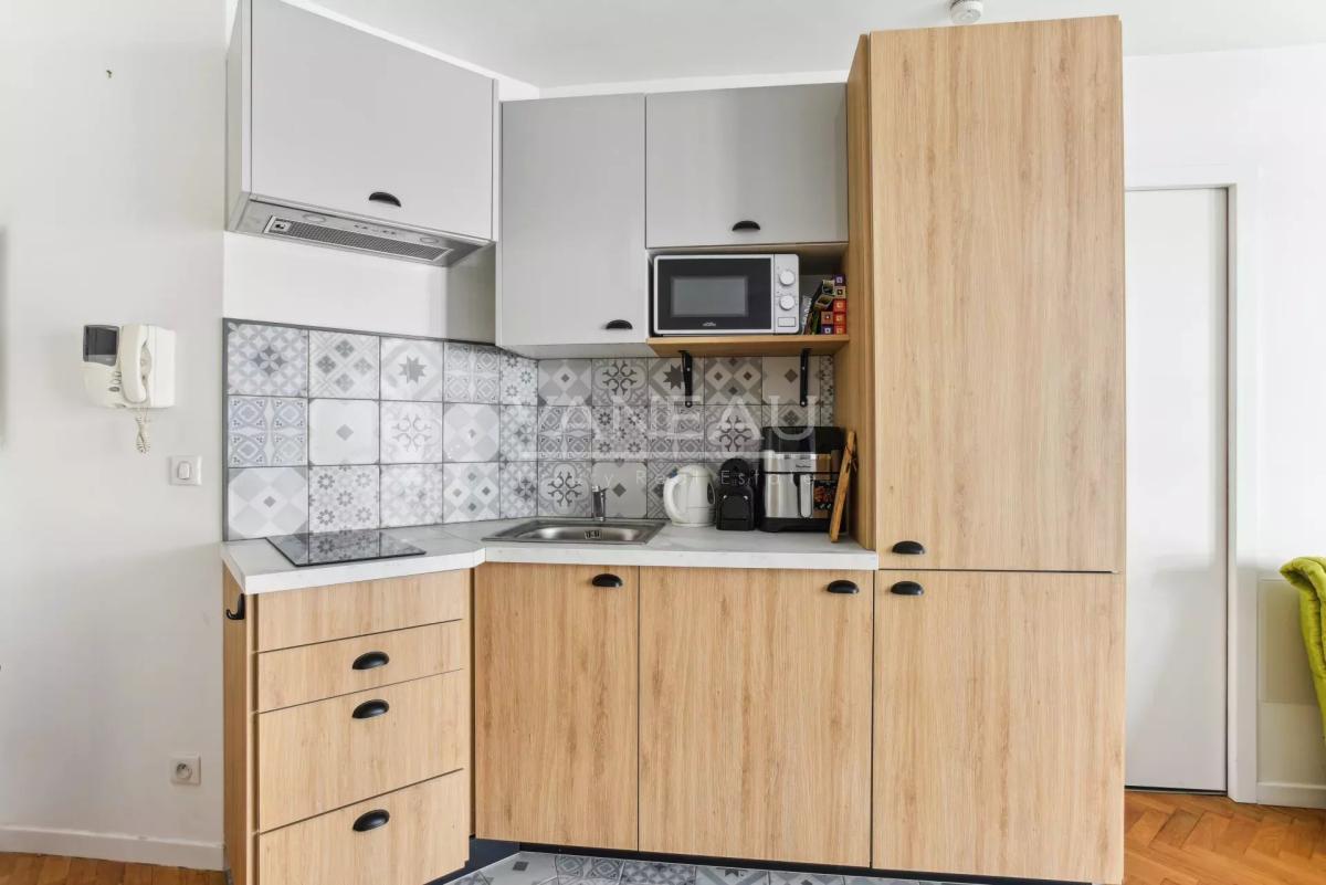 PARIS XIIème - Studio immeuble moderne