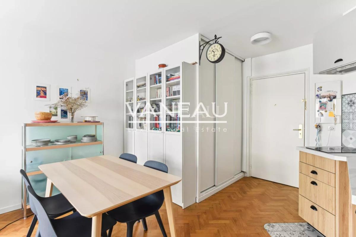 PARIS XIIème - Studio immeuble moderne