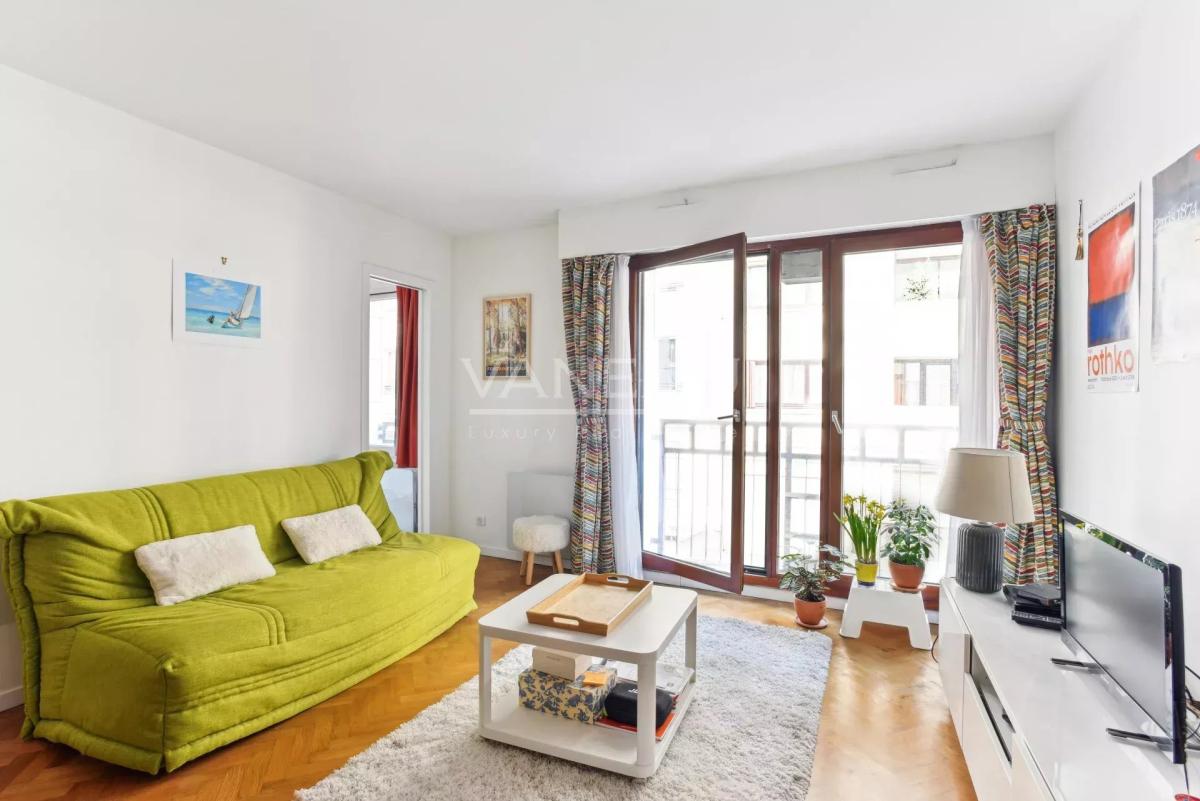 PARIS XIIème - Studio immeuble moderne
