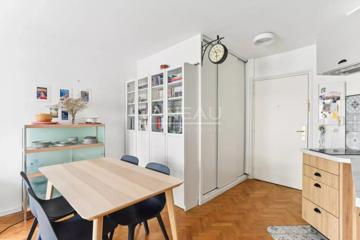 PARIS XIIème - Studio immeuble moderne
