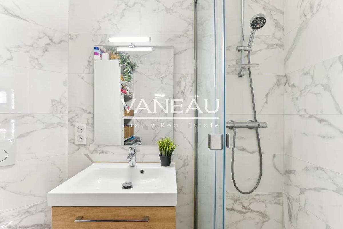 PARIS XIIème - Studio immeuble moderne