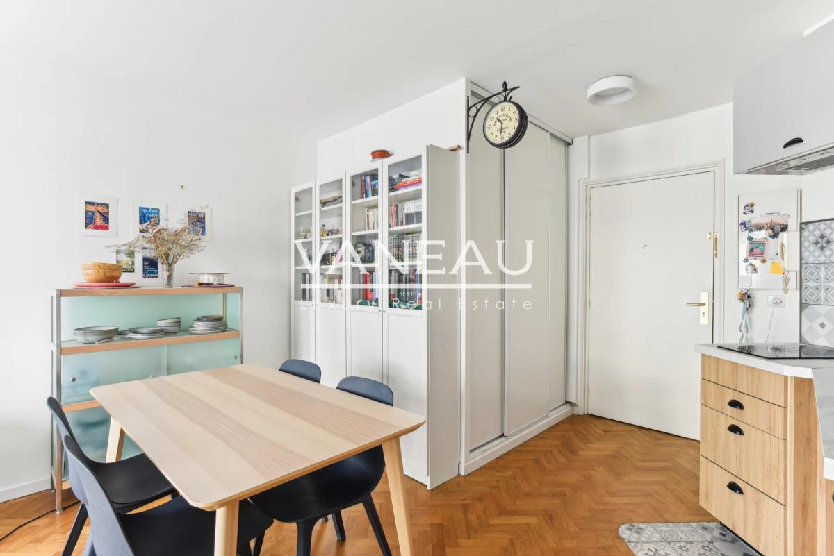 PARIS XIIème - Studio immeuble moderne