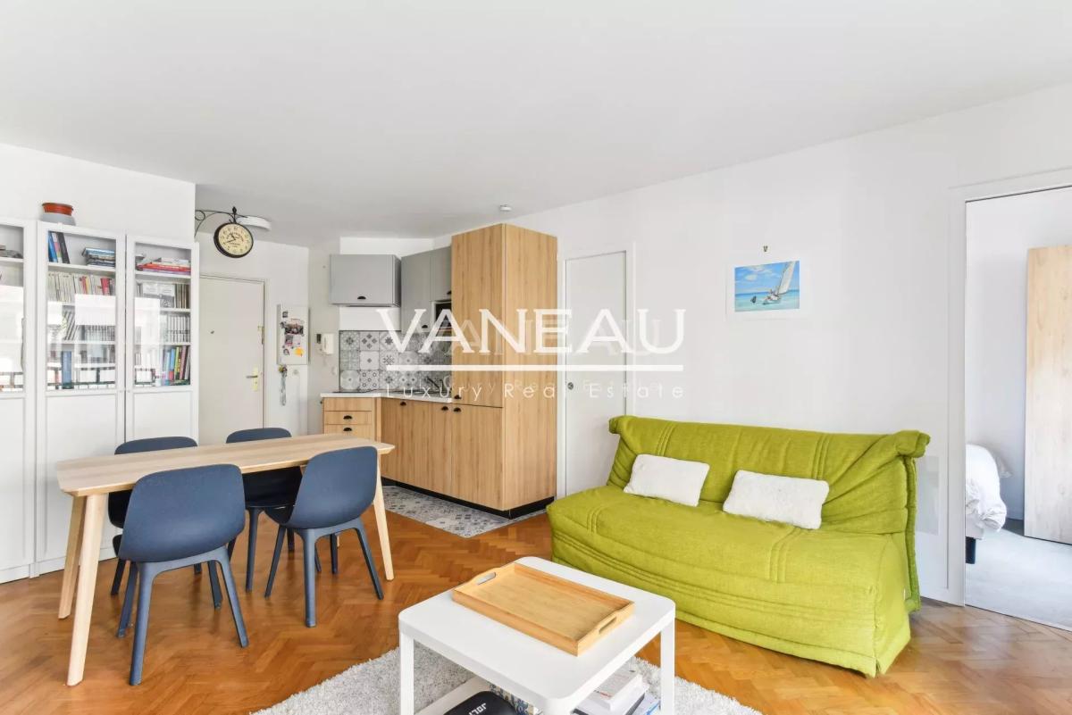 PARIS XIIème - Studio immeuble moderne