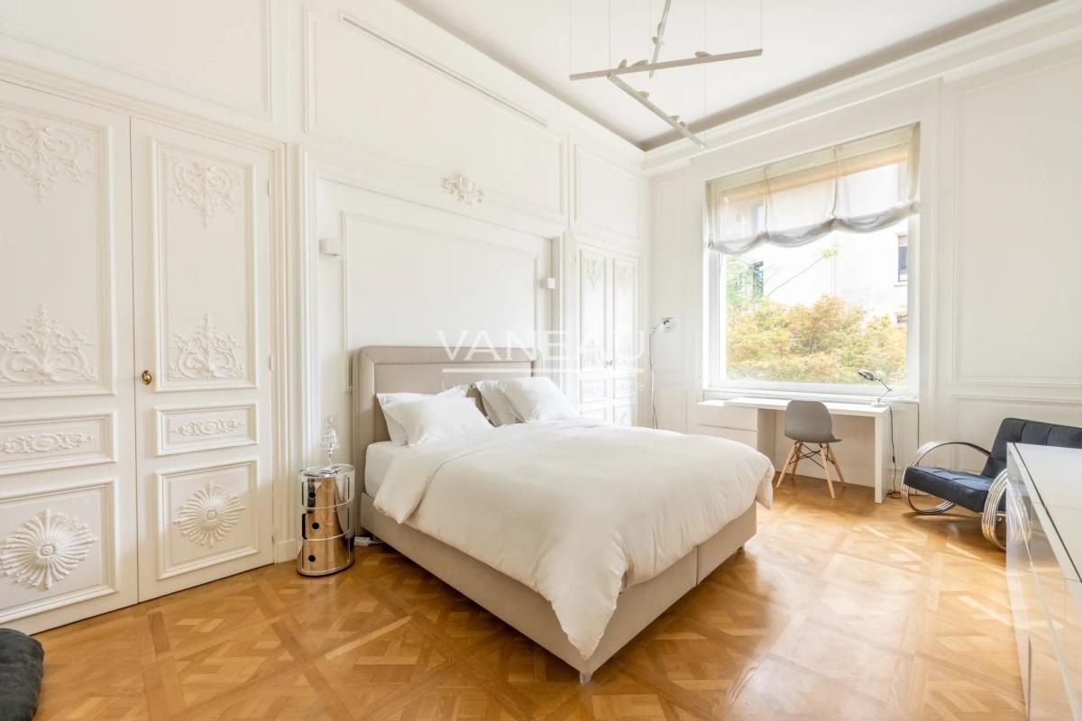 Paris XVIe - OCDE - Superbe duplex familial et de réception avec