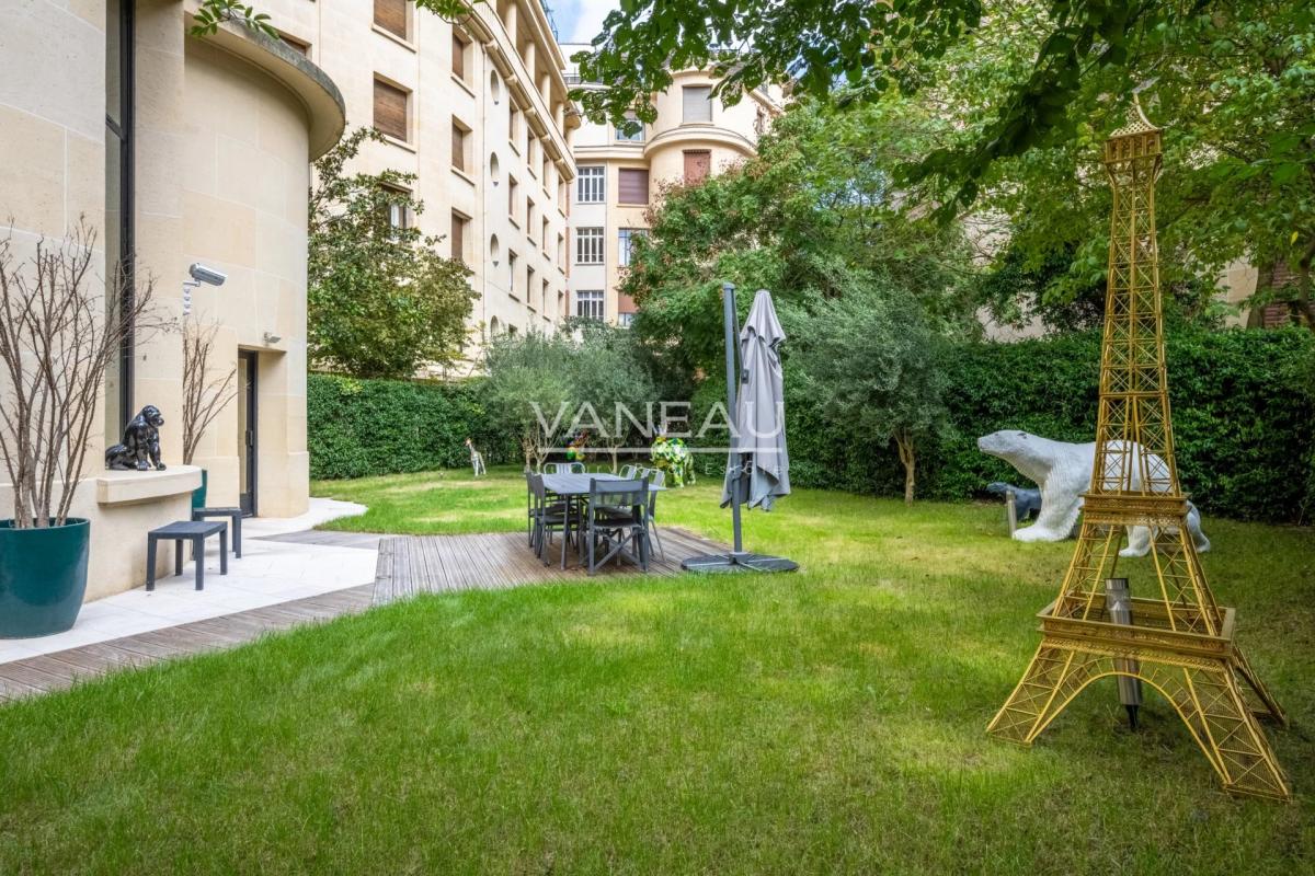 Paris XVIe - OCDE - Superbe duplex familial et de réception avec