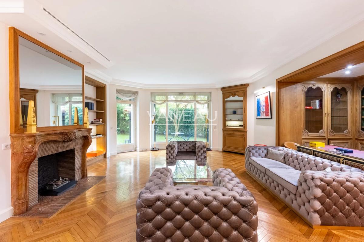 Paris XVIe - OCDE - Superbe duplex familial et de réception avec
