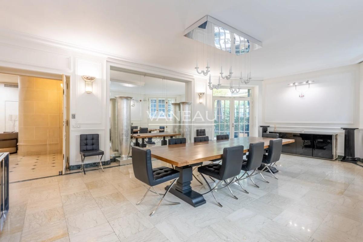 Paris XVIe - OCDE - Superbe duplex familial et de réception avec