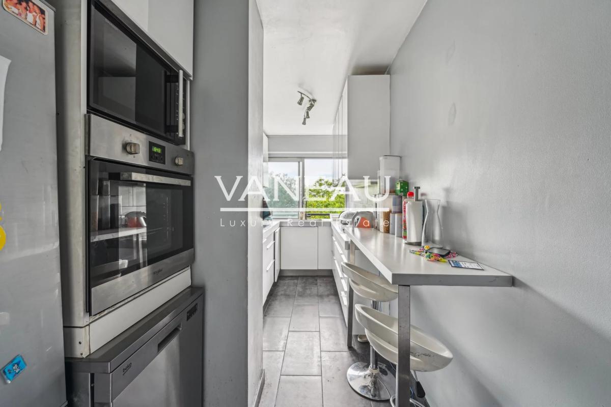 PARIS XVI - LANNES - DUFRENOY - Appartement familial avec vue dé