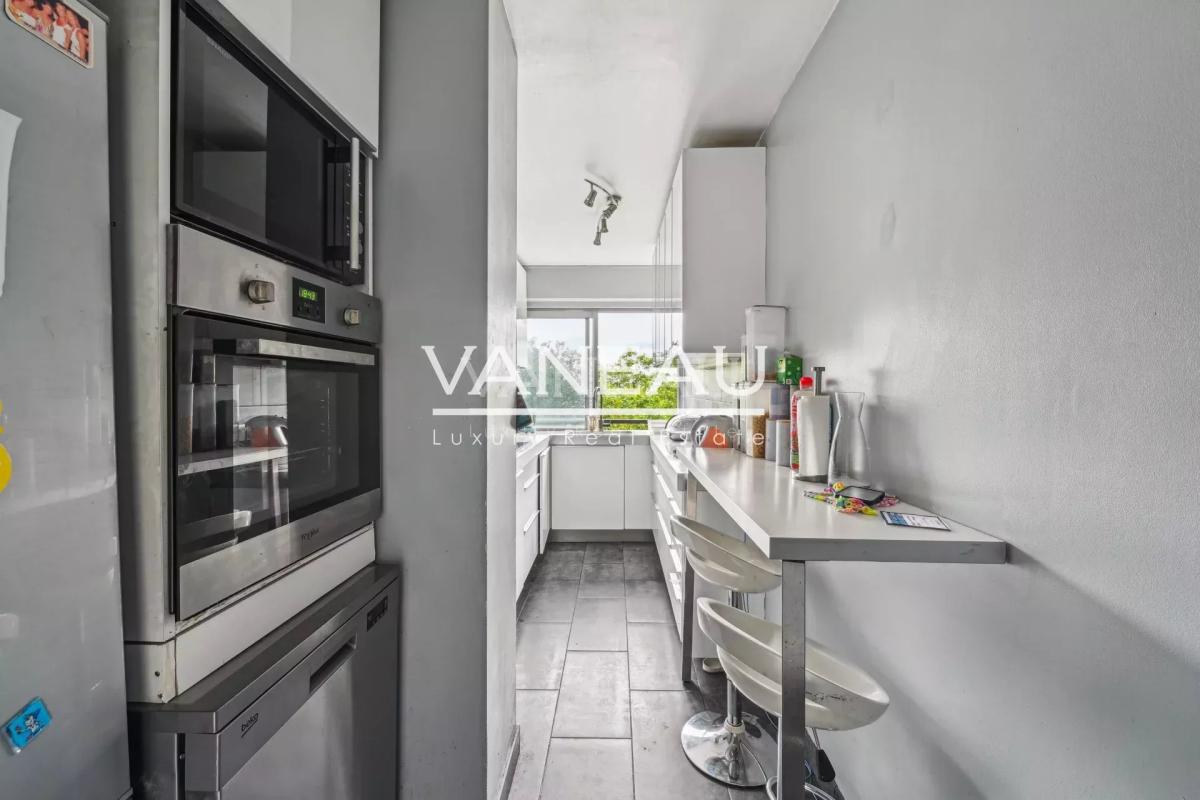 PARIS XVI - LANNES - DUFRENOY - Appartement familial avec vue dé