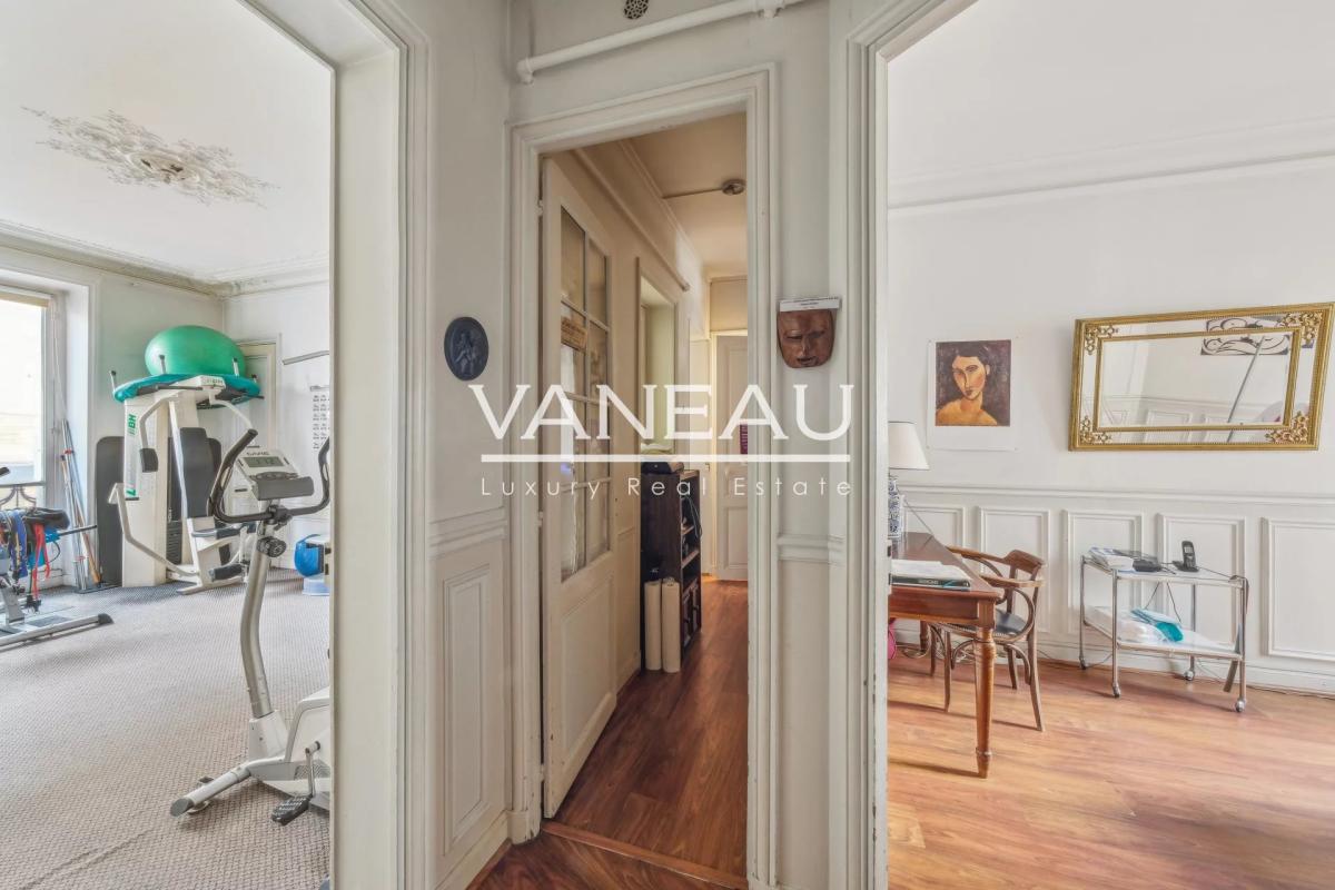 Haussmannien en étage avec ascenseur