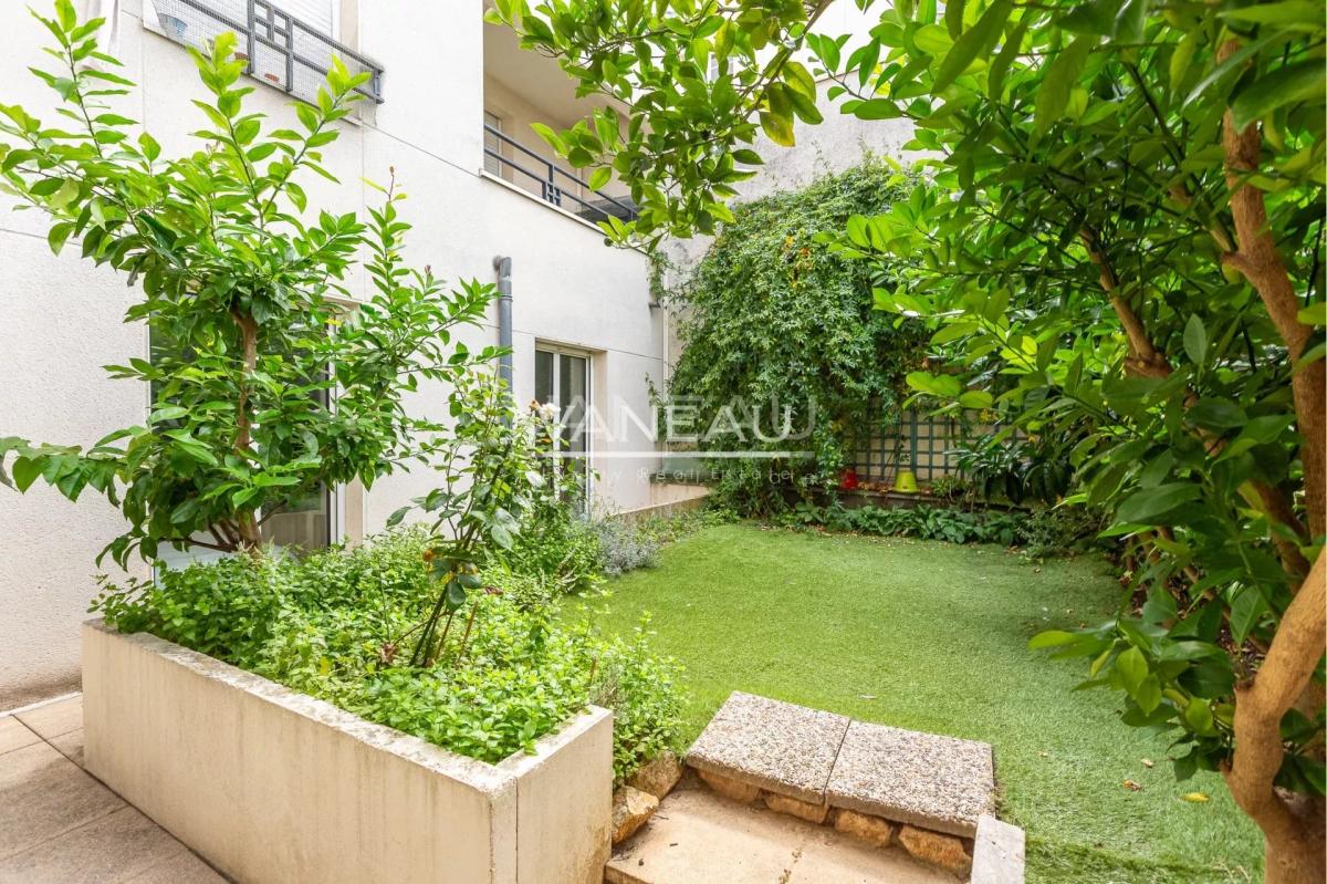 Boulogne Nord - Appartement avec jardin - Deux chambres.