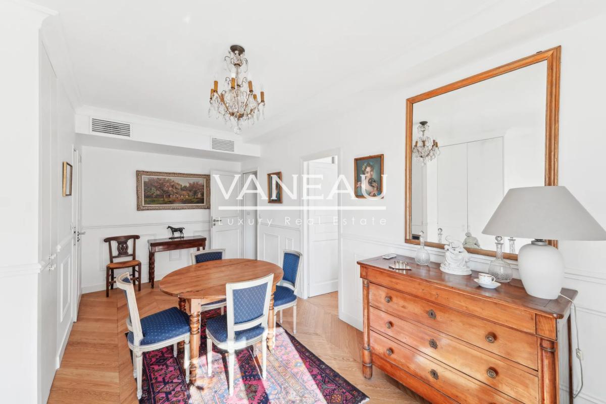 Paris XVIe - Village d'Auteuil - Appartement rénové en étage éle