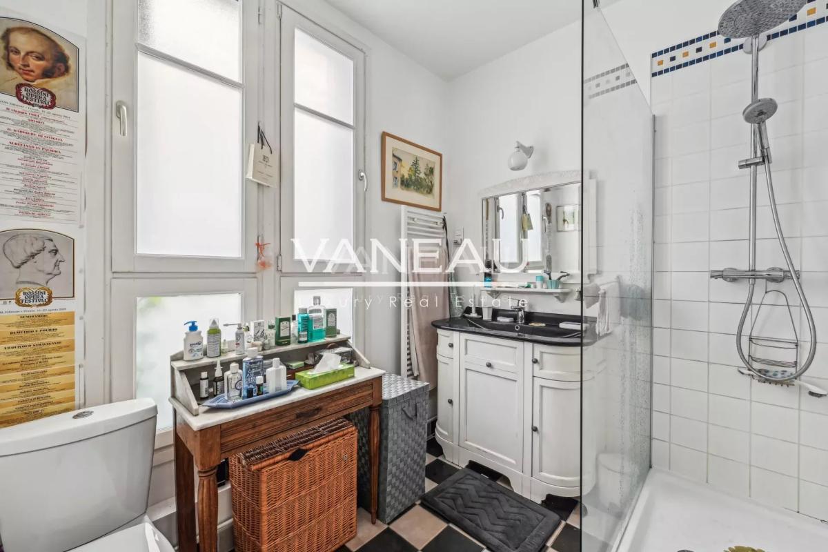 PARIS XVI - Rue d'Auteuil - 2 à 3 pièces avec vue dégagée exposé