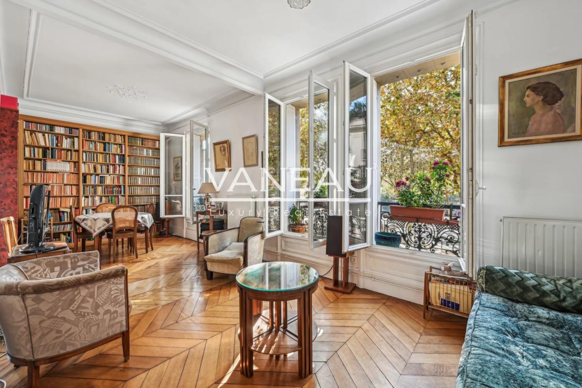 PARIS XVI - Rue d'Auteuil - 2 à 3 pièces avec vue dégagée exposé