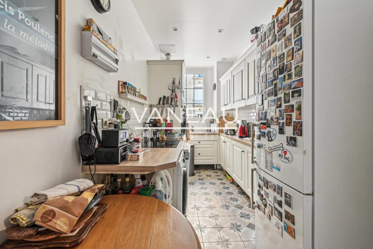 PARIS XVI - Rue d'Auteuil - 2 à 3 pièces avec vue dégagée exposé