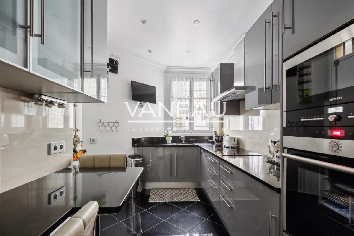 PARIS  XVIe -  Passy Muette - Bel appartement - Deux chambres - 