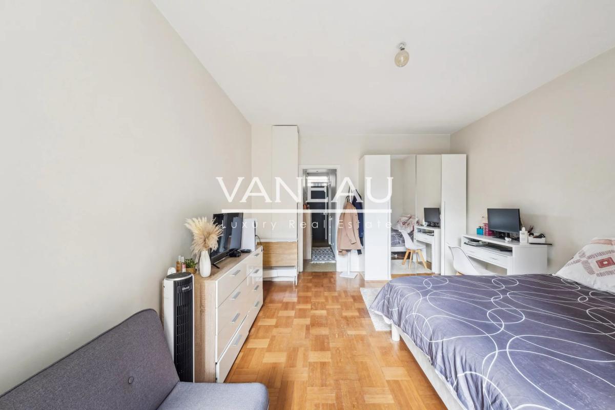 BOULOGNE - Porte de Saint Cloud  -  Grand studio - idéal investi