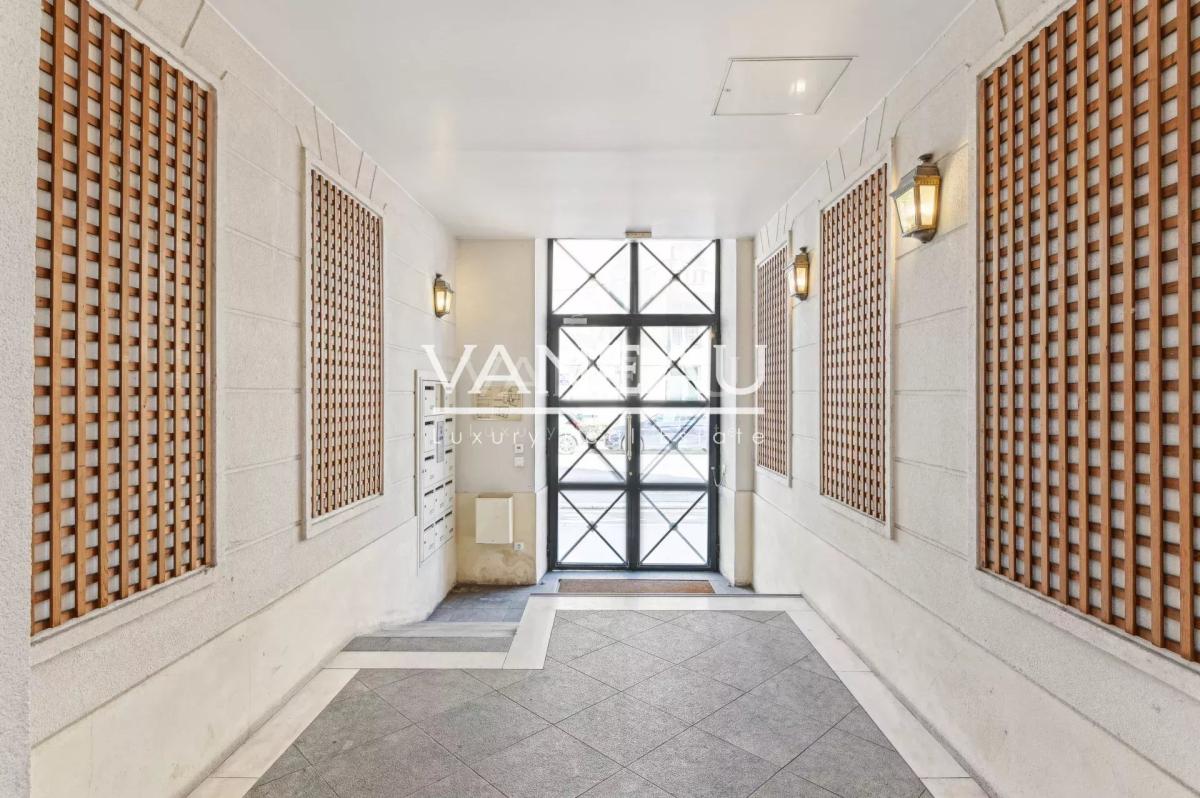 Neuilly - Mairie - Rue de L'Église