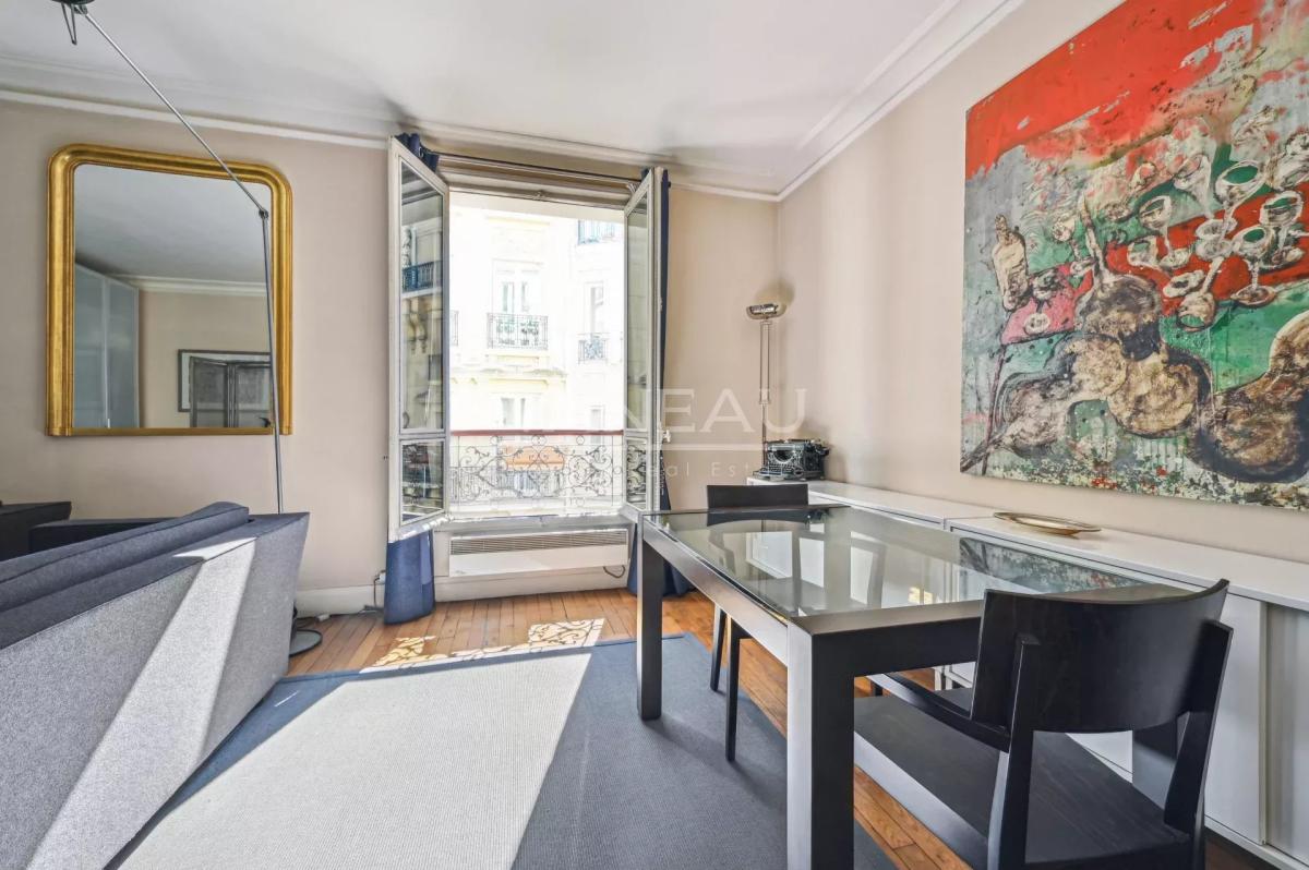 Paris VIIe - Charmant appartement au coeur du Gros Caillou.