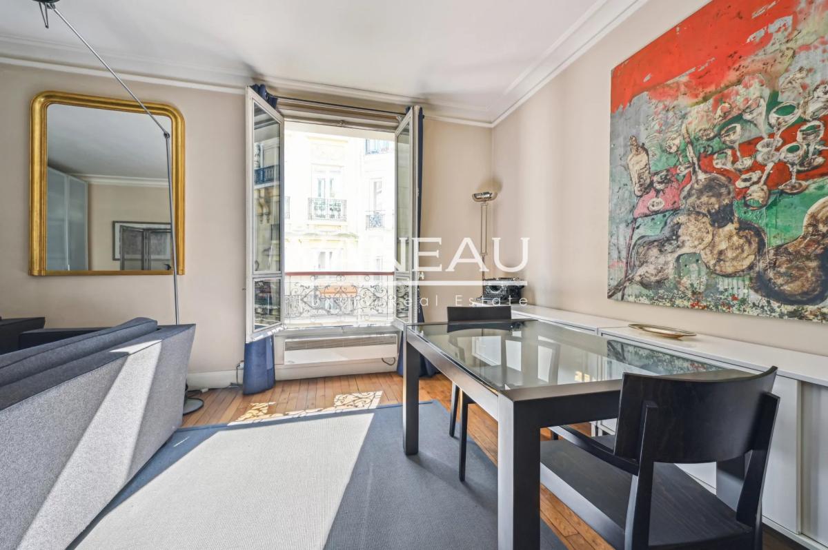 Paris VIIe - Charmant appartement au coeur du Gros Caillou.