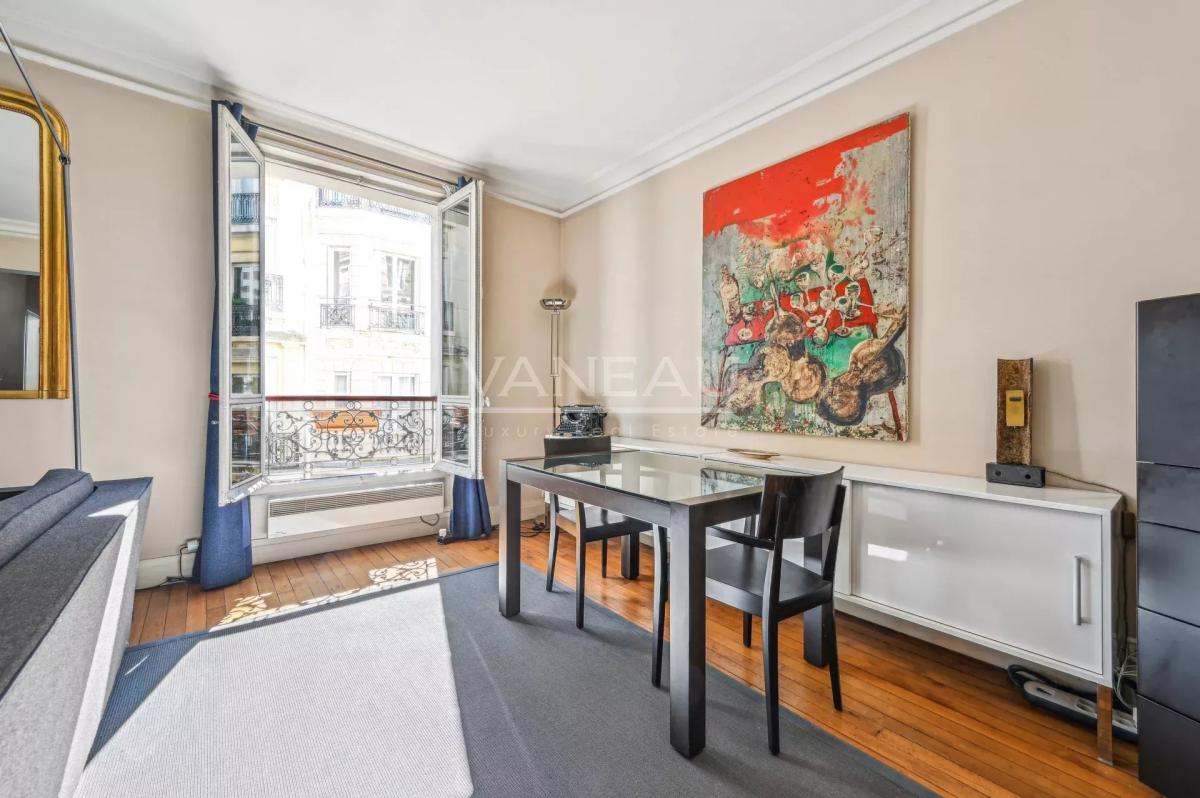 Paris VIIe - Charmant appartement au coeur du Gros Caillou.