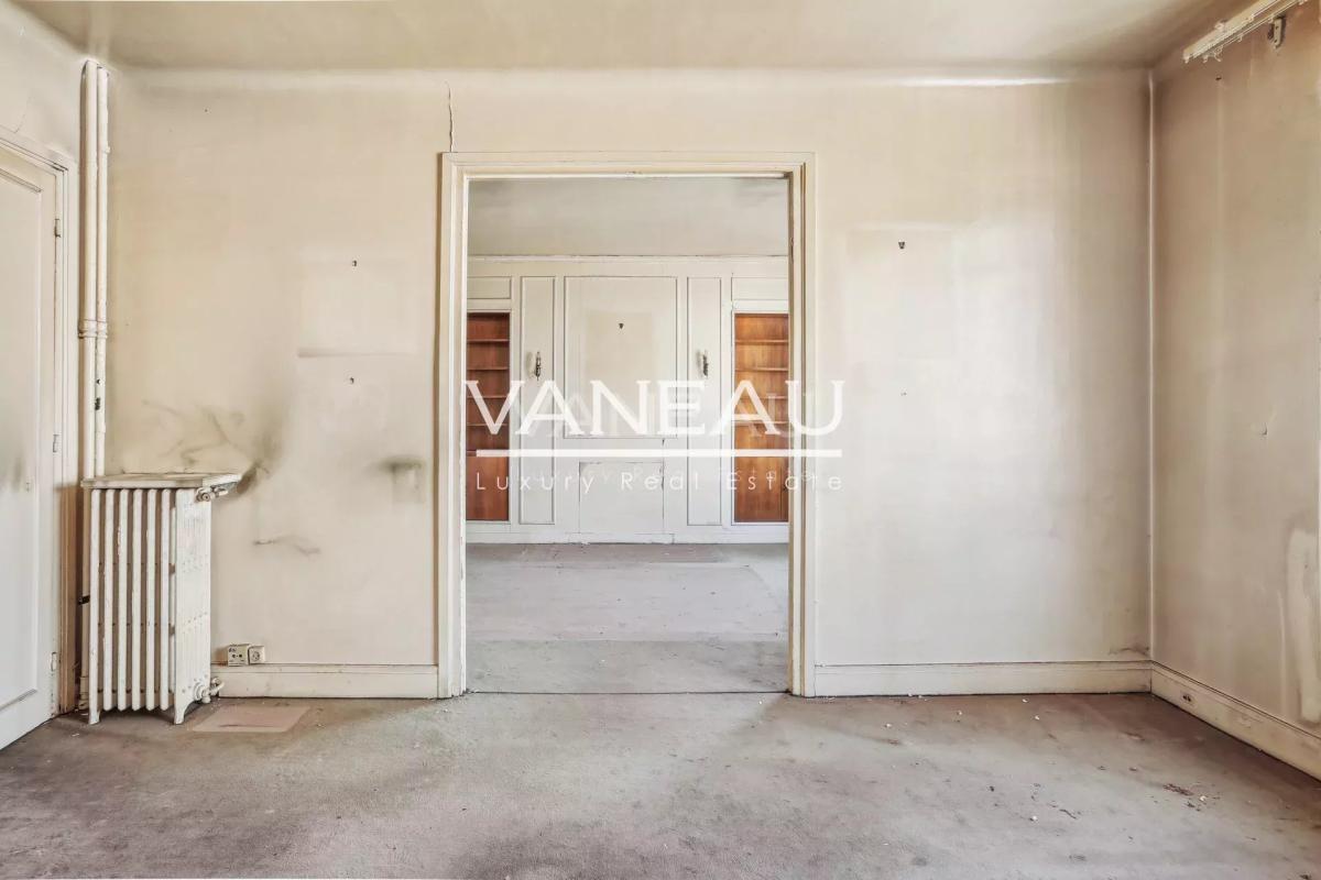 Paris VIIe - RUE SAINT DOMINIQUE - Élégant appartement avec vue 