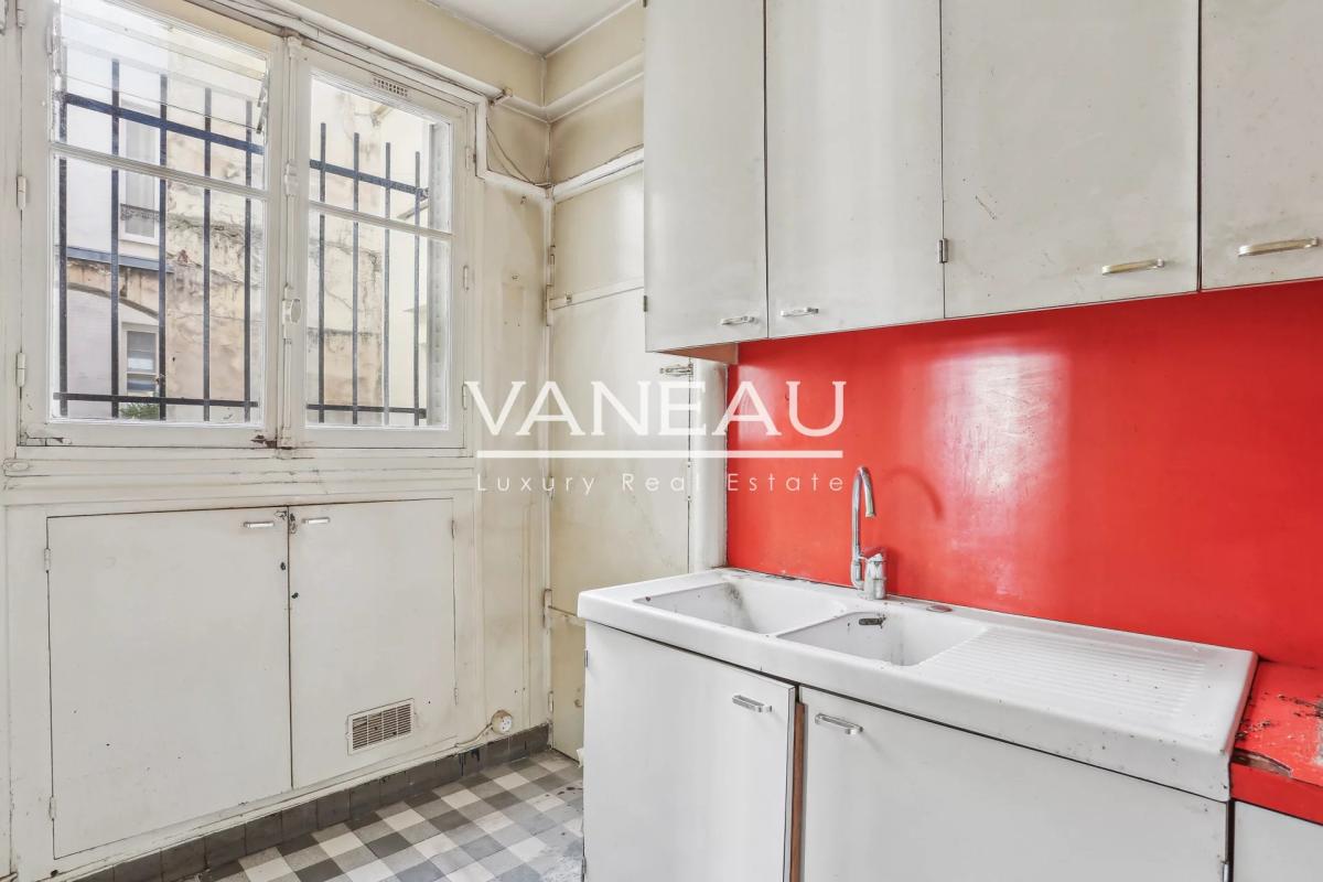 Paris VIIe - RUE SAINT DOMINIQUE - Élégant appartement avec vue 