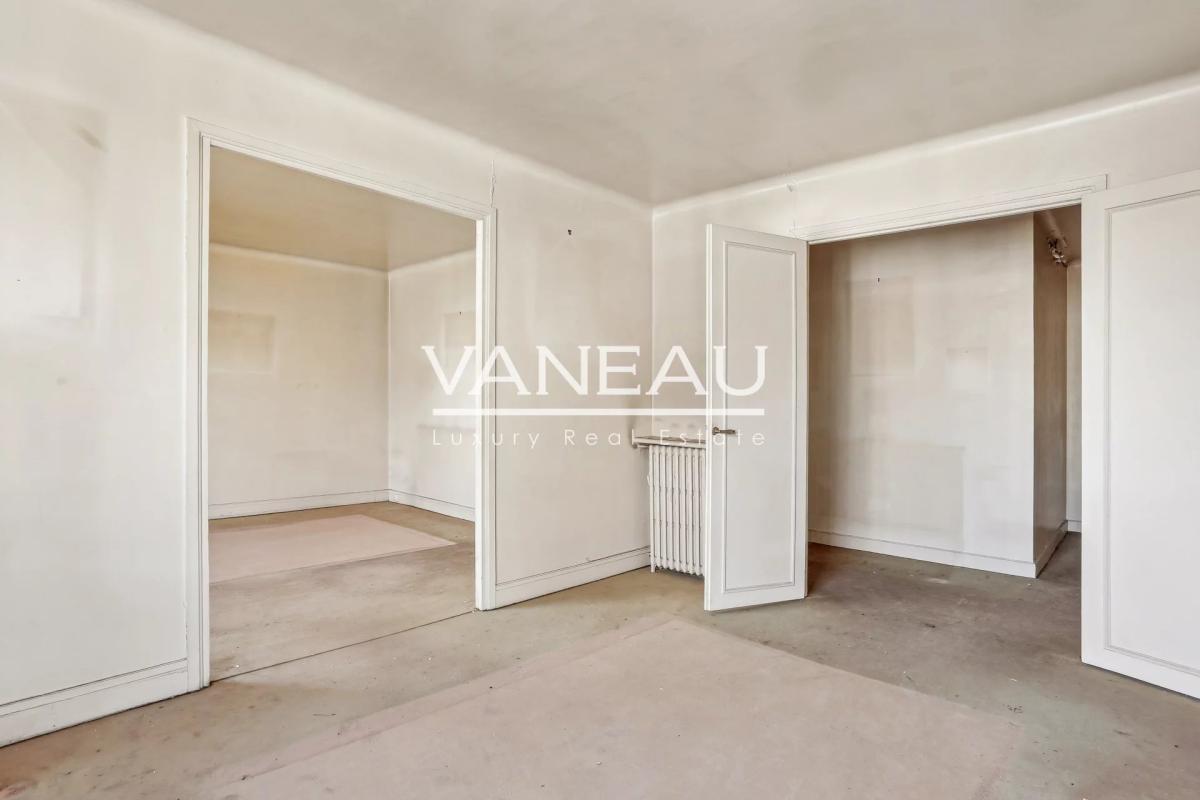 Paris VIIe - RUE SAINT DOMINIQUE - Élégant appartement avec vue 
