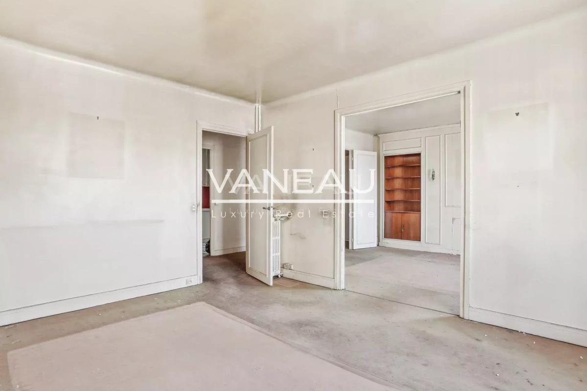 Paris VIIe - RUE SAINT DOMINIQUE - Élégant appartement avec vue 