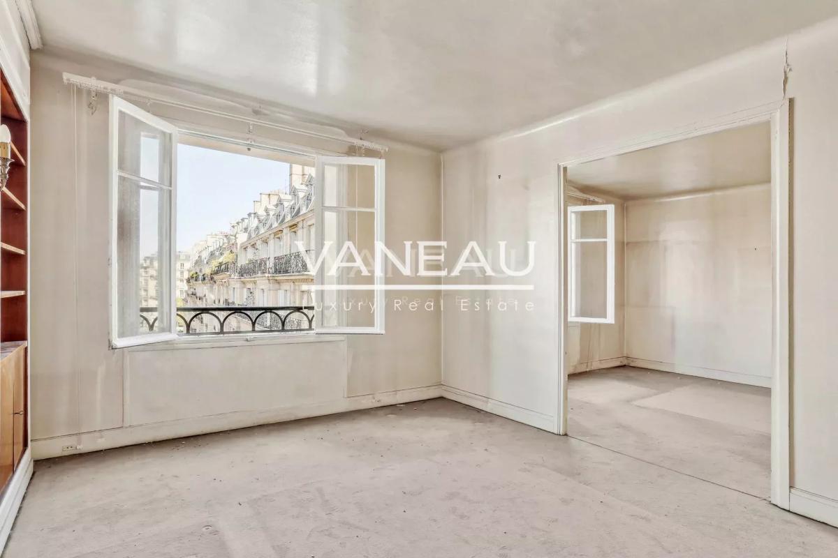Paris VIIe - RUE SAINT DOMINIQUE - Élégant appartement avec vue 